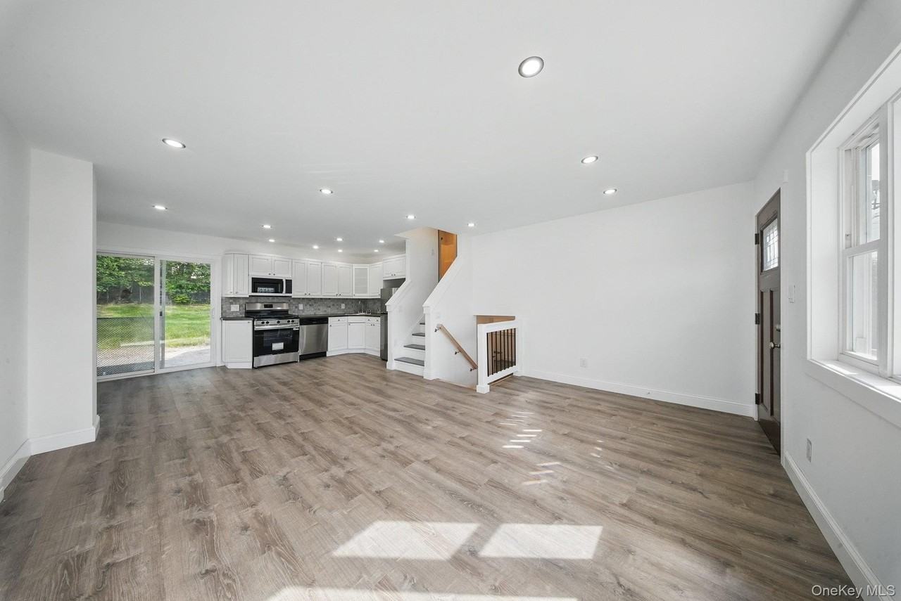 341 Highland Ave Ext - Photo 3 of 23