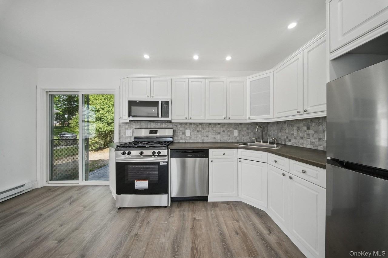 341 Highland Ave Ext - Photo 7 of 23