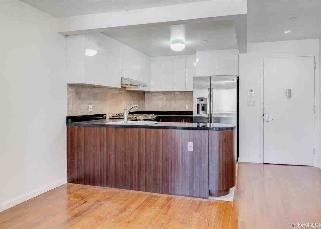 13646 41st Ave #2A - Photo 3 of 14