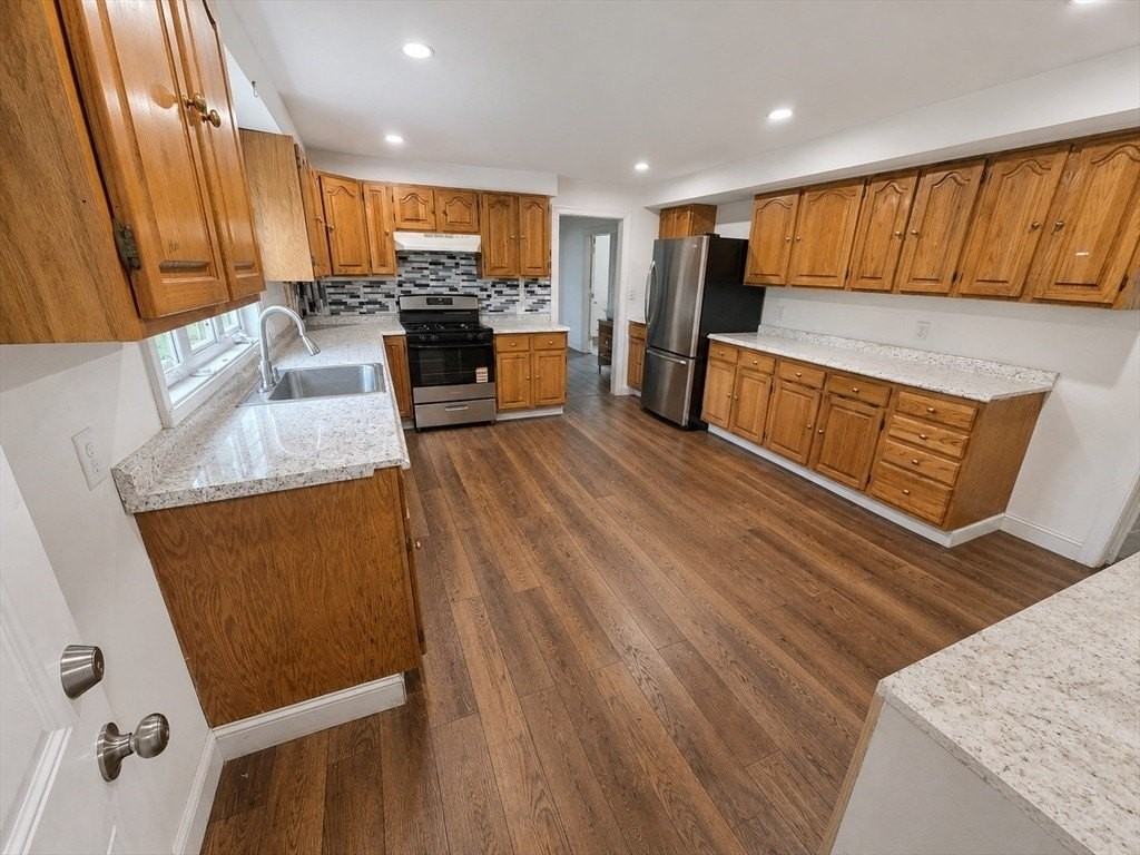 294 Plymouth St - Photo 3 of 16