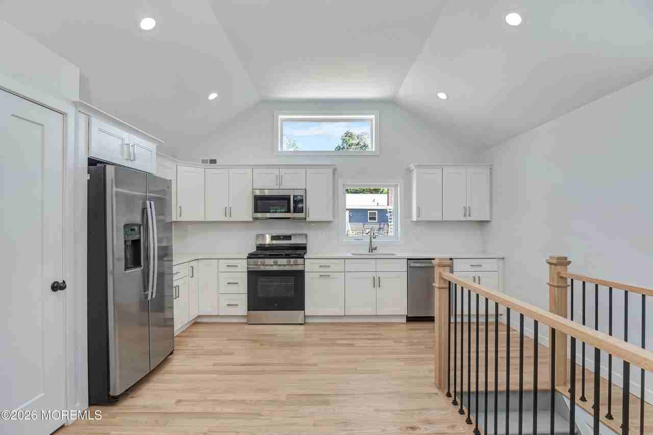 769 Cliffwood Ave - Photo 4 of 27