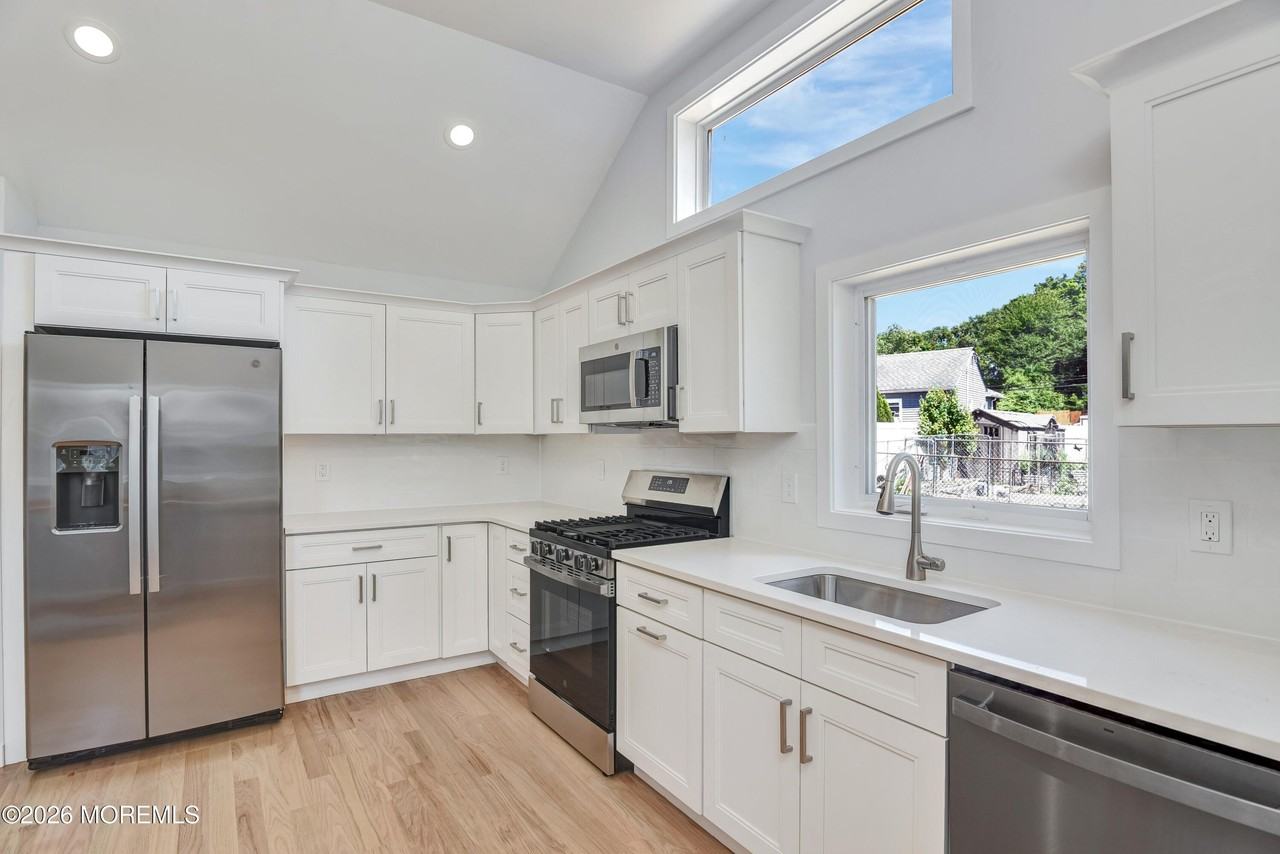 769 Cliffwood Ave - Photo 6 of 27