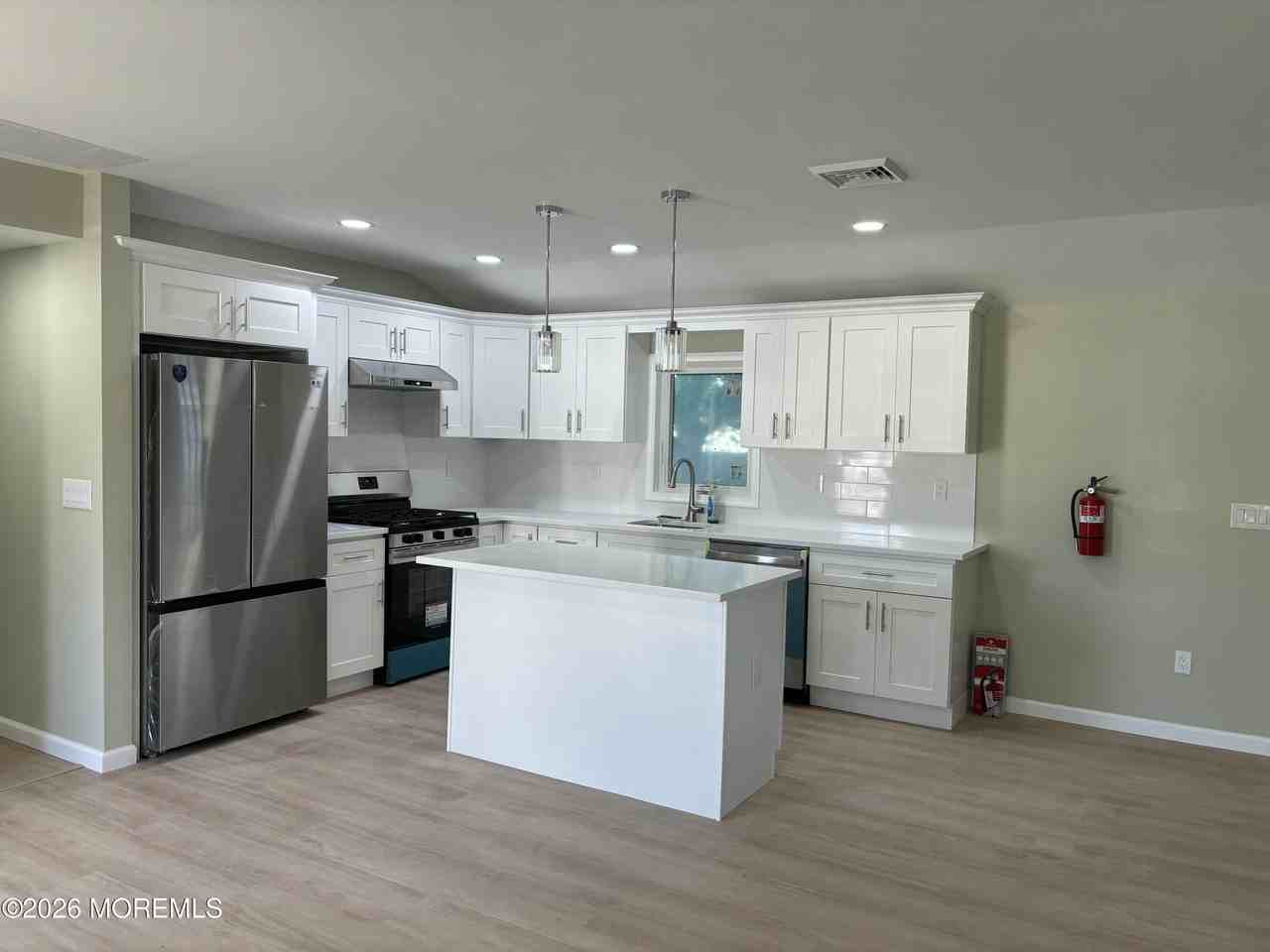 14 Skippers Blvd - Photo 2 of 16