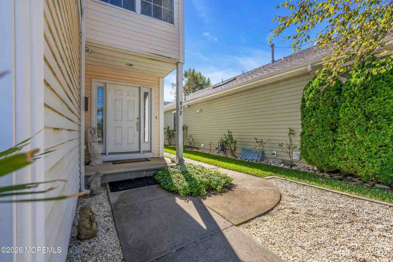 412 Broadway - Photo 4 of 44