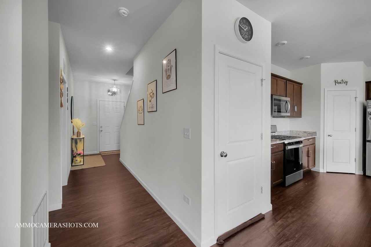1398 Kessler Dr - Photo 3 of 37