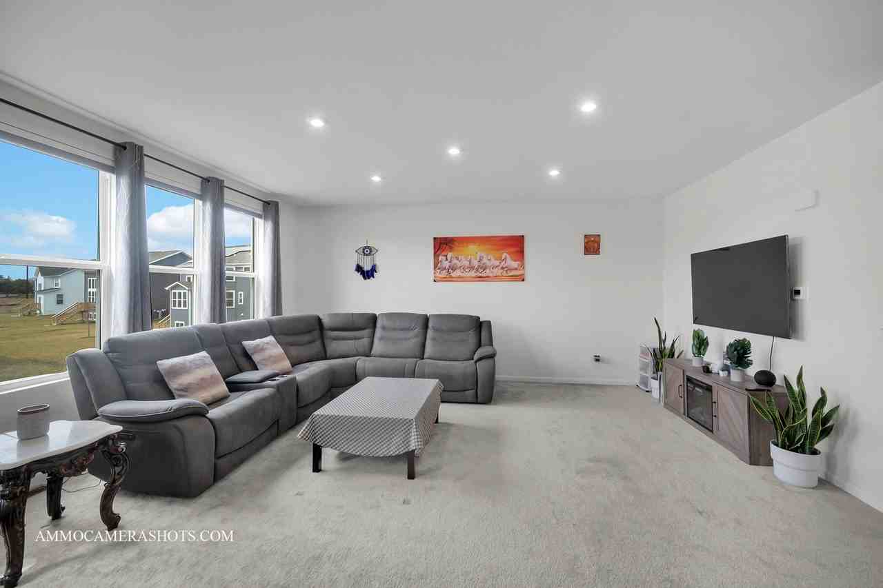 1398 Kessler Dr - Photo 5 of 37
