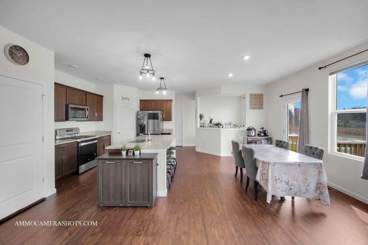 1398 Kessler Dr - Photo 6 of 37