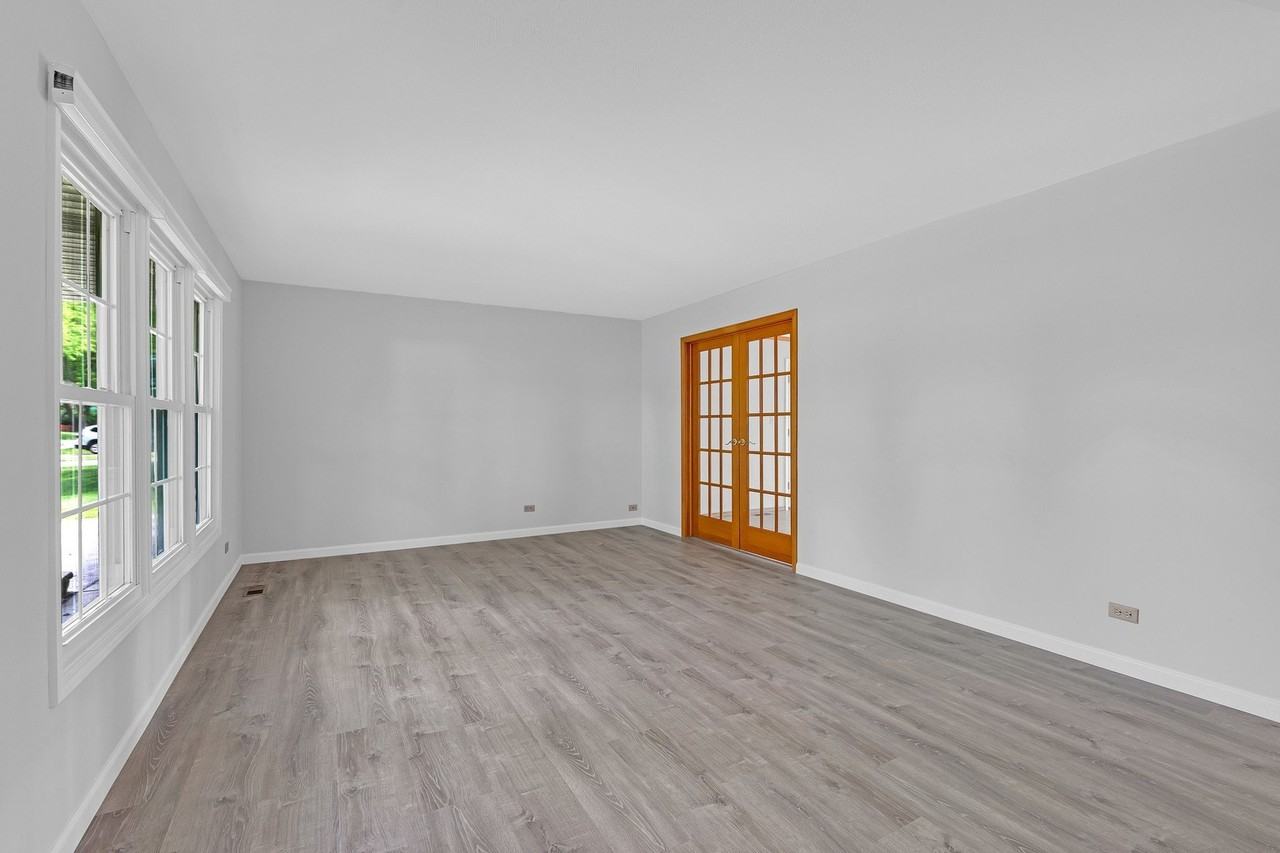 184 S Circle Ave - Photo 5 of 18