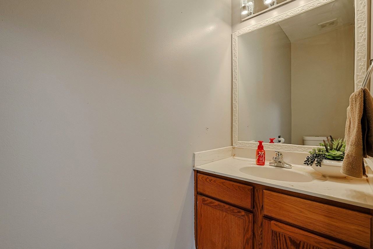 1854 S Fallbrook Dr - Photo 7 of 21