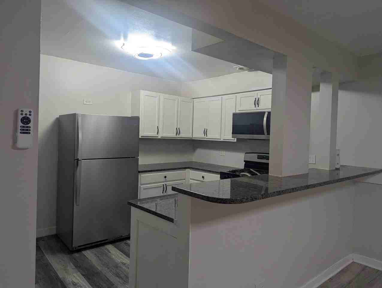 7306 N Winchester Ave #505 - Photo 4 of 10