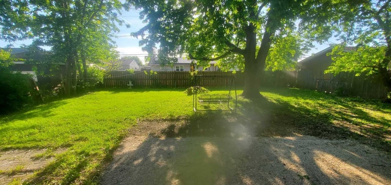 344 Emery Ave - Photo 2 of 10