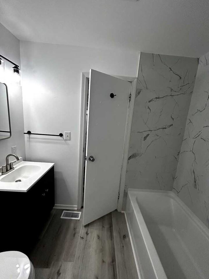 344 Emery Ave - Photo 4 of 10