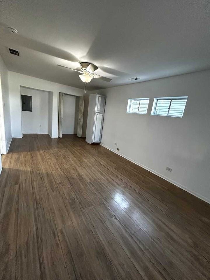 344 Emery Ave - Photo 5 of 10