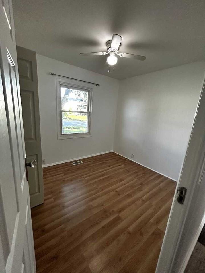 344 Emery Ave - Photo 7 of 10