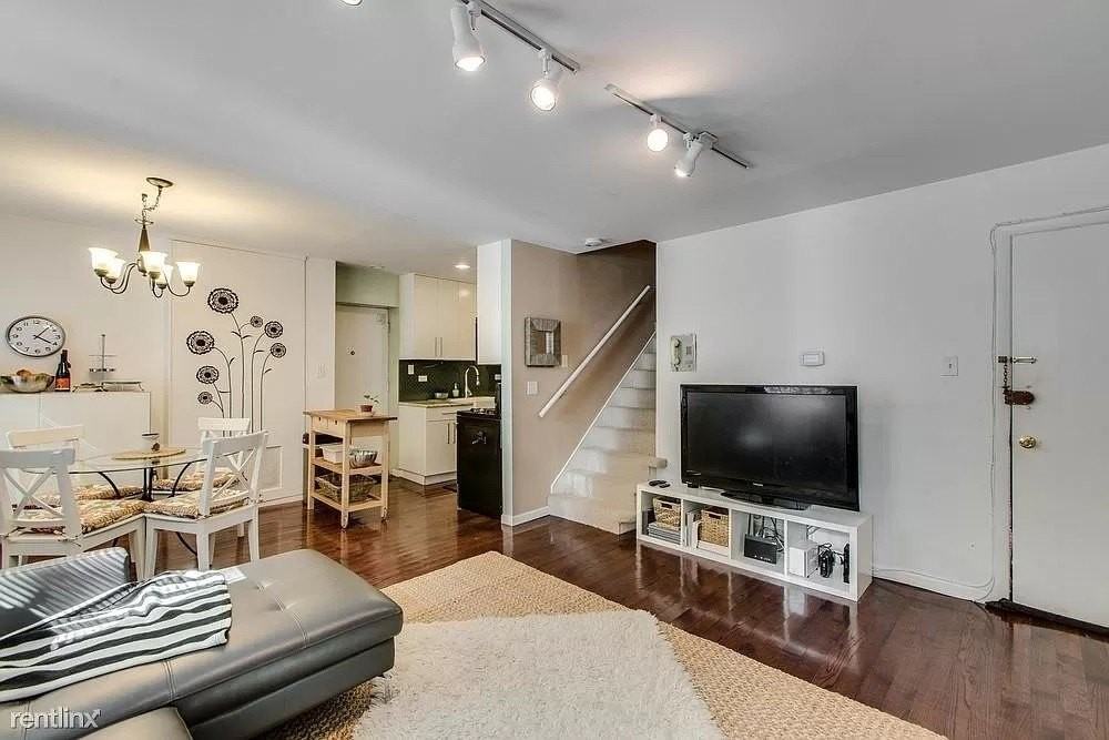 1011 N La Salle Dr #1W - Photo 5 of 24
