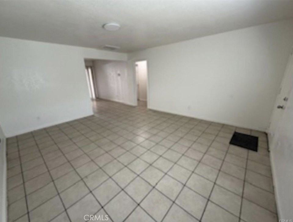 1064 Waters Ave - Photo 2 of 18