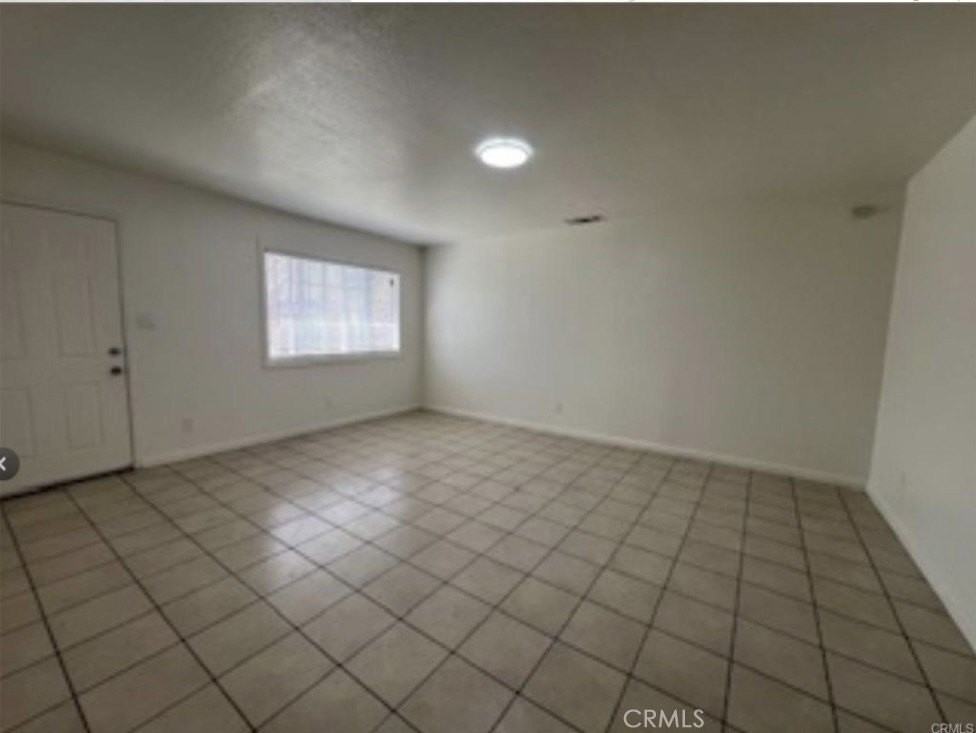 1064 Waters Ave - Photo 3 of 18