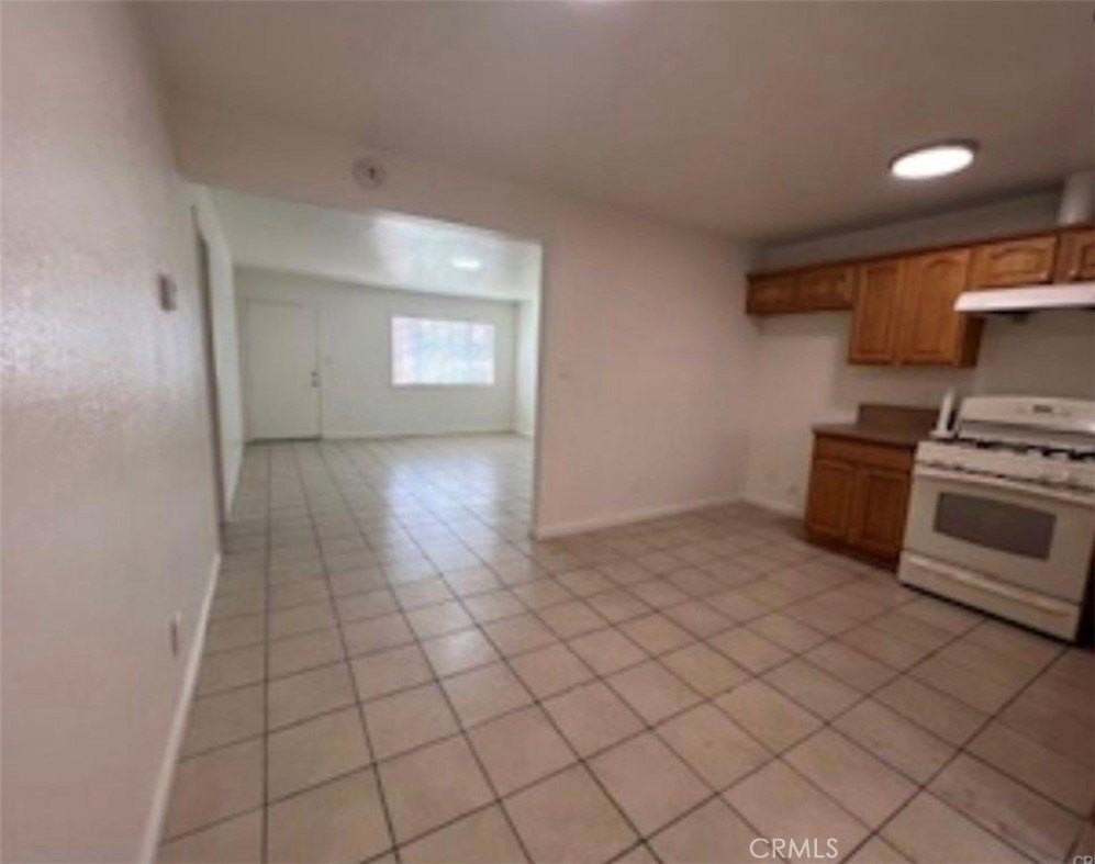 1064 Waters Ave - Photo 4 of 18