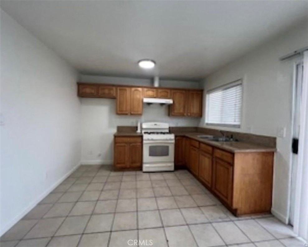 1064 Waters Ave - Photo 6 of 18