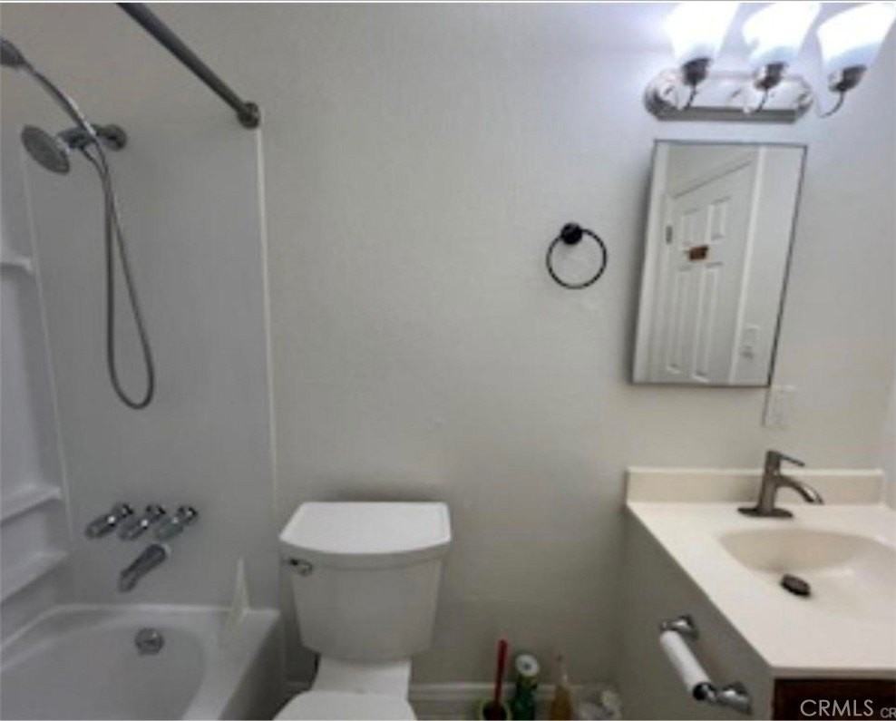 1064 Waters Ave - Photo 7 of 18
