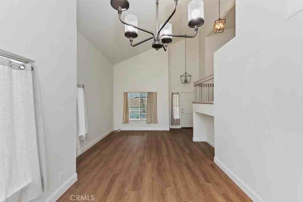 2766 Broken Lance Dr - Photo 7 of 35