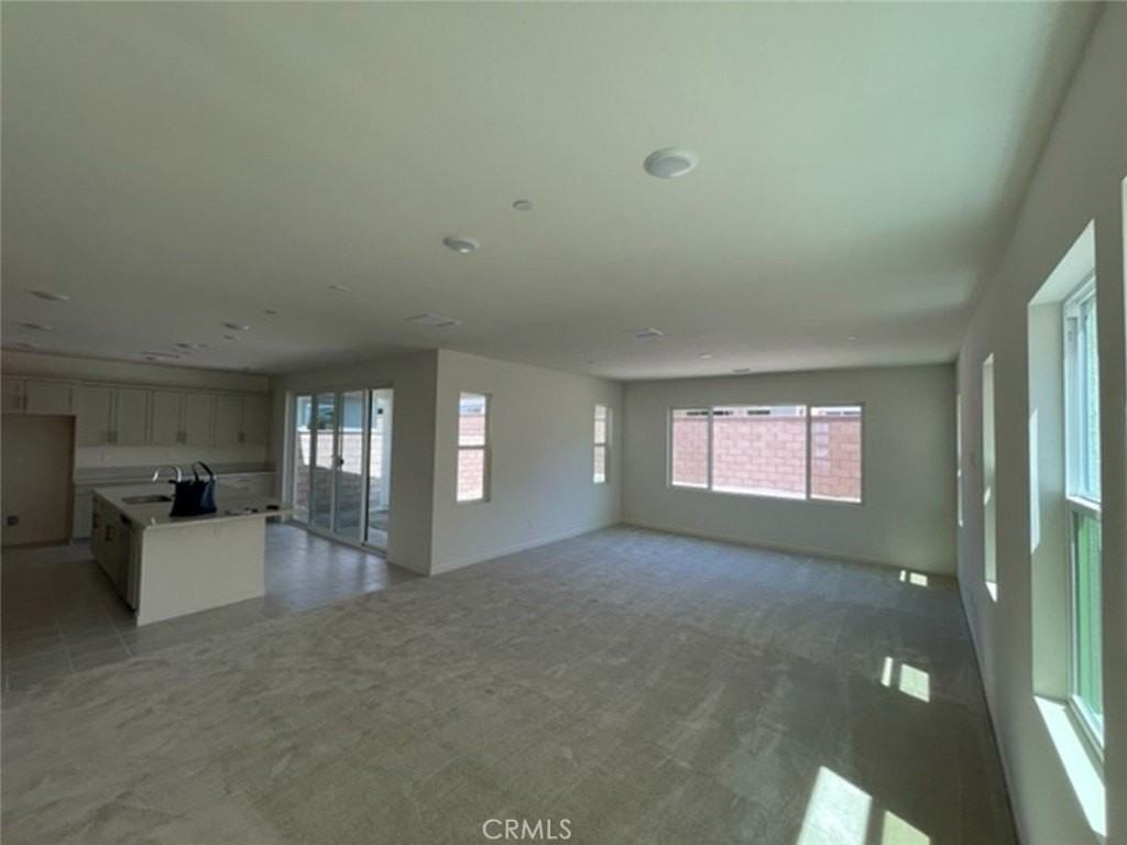 2565 E Embry Ln - Photo 6 of 50