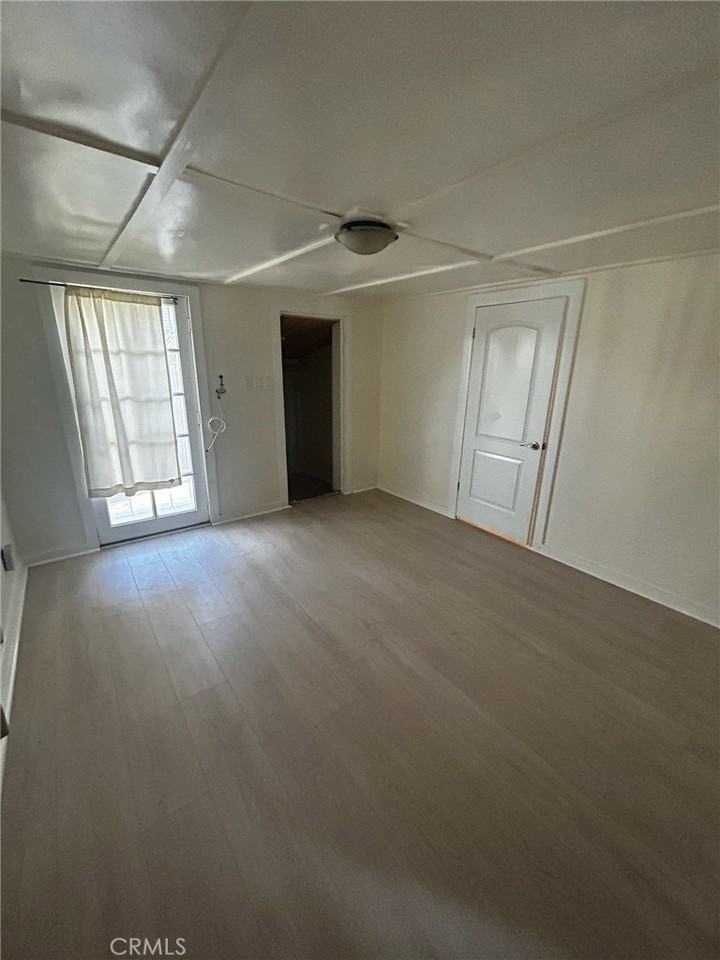 3307 Spruce St - Photo 6 of 12