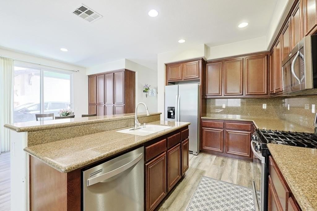 40126 Canton Ct - Photo 5 of 29
