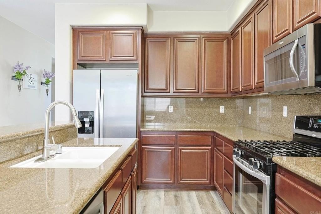 40126 Canton Ct - Photo 6 of 29