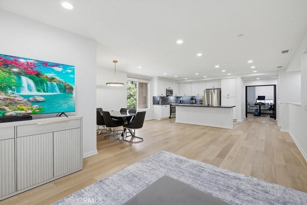 503 Rockefeller