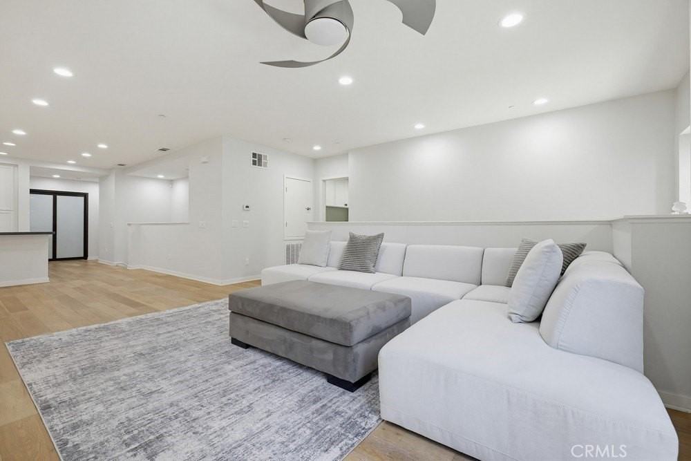 503 Rockefeller - Photo 2 of 50