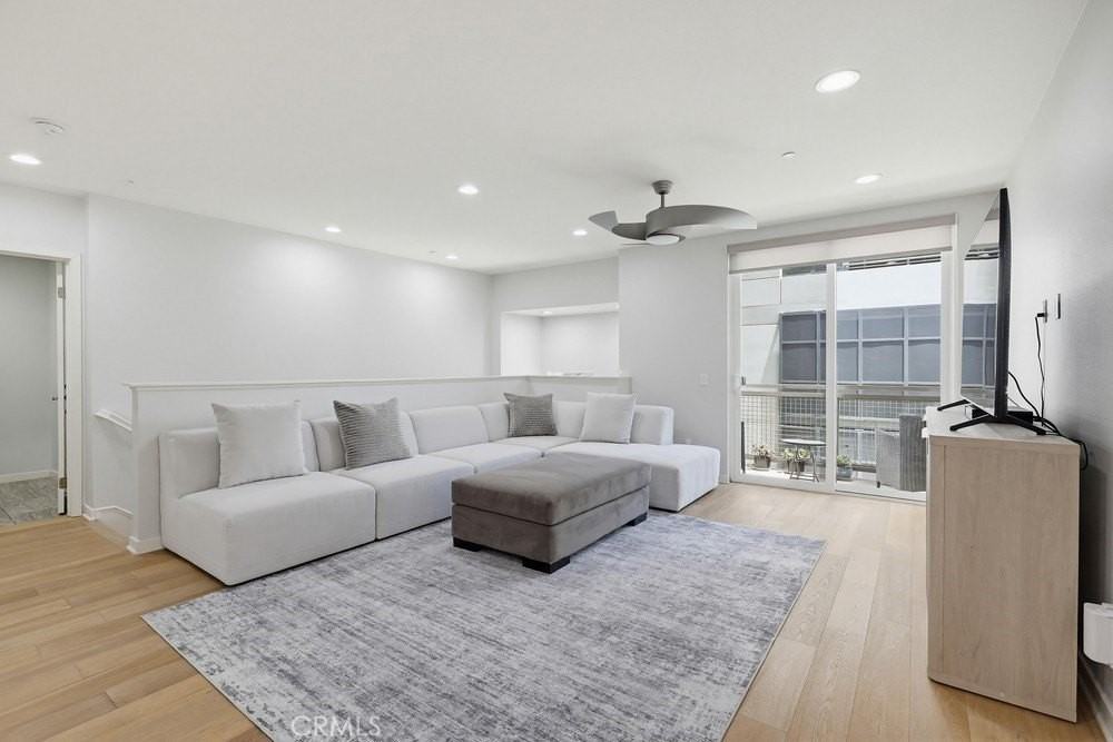 503 Rockefeller - Photo 4 of 50