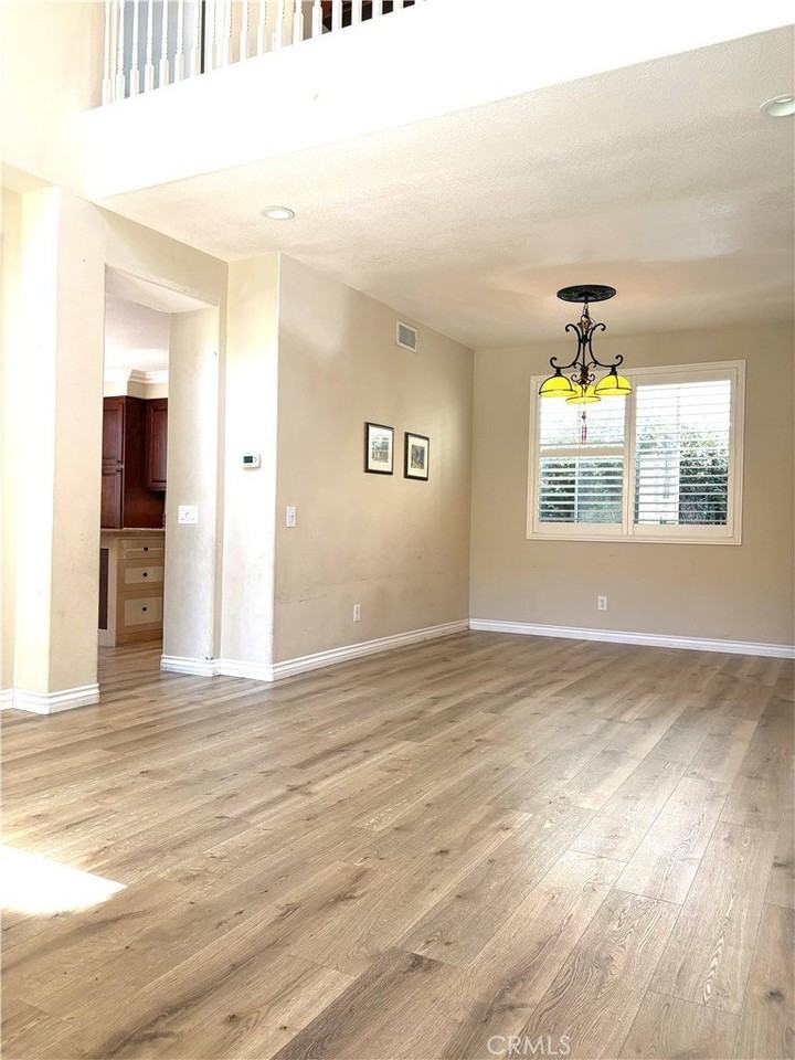 130 Melrose Dr - Photo 3 of 16