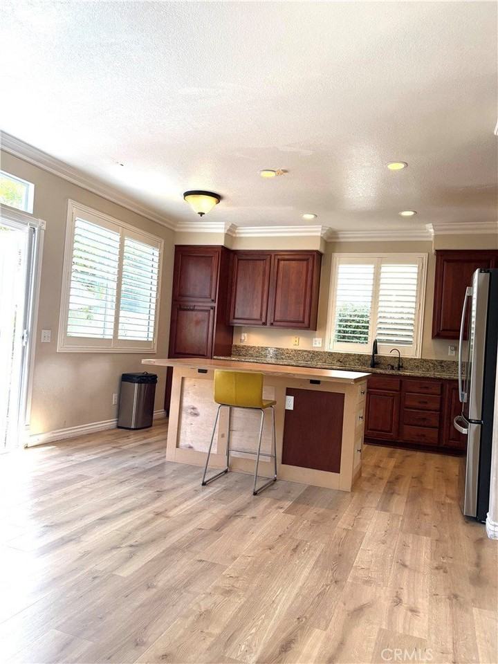 130 Melrose Dr - Photo 5 of 16