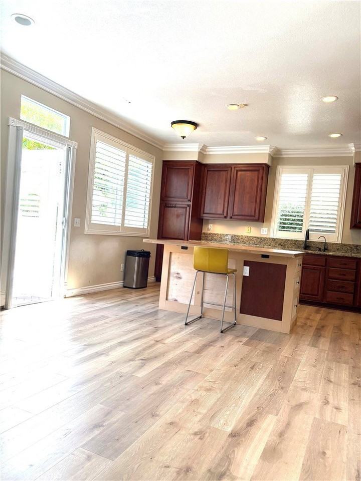 130 Melrose Dr - Photo 6 of 16