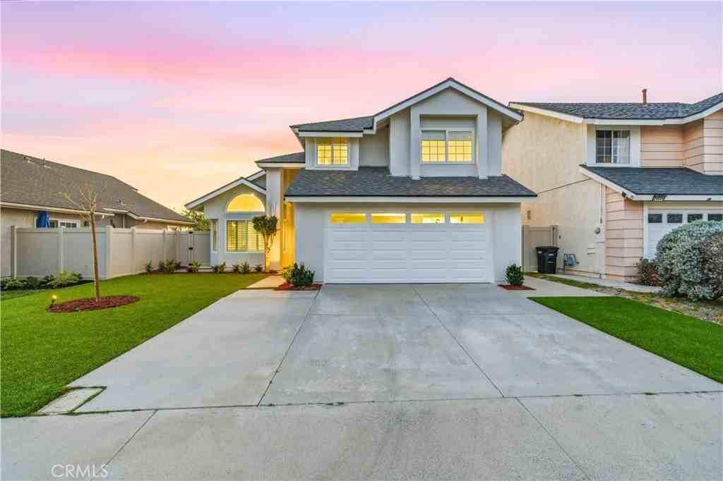 21041 Skylark Dr - Photo 2 of 50