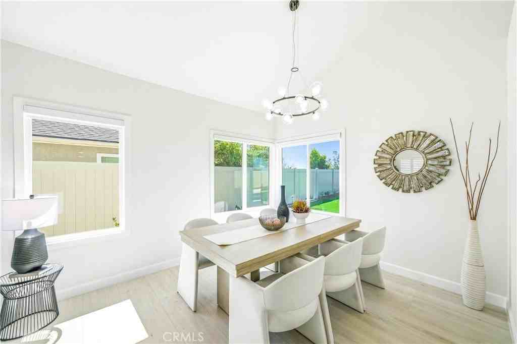 21041 Skylark Dr - Photo 7 of 50