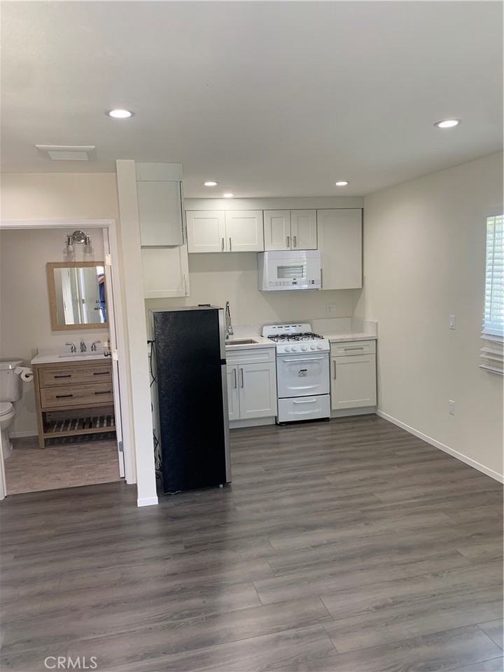 470 Highlander Dr - Photo 5 of 9