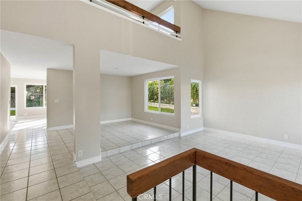 25302 Neptune Dr - Photo 4 of 27