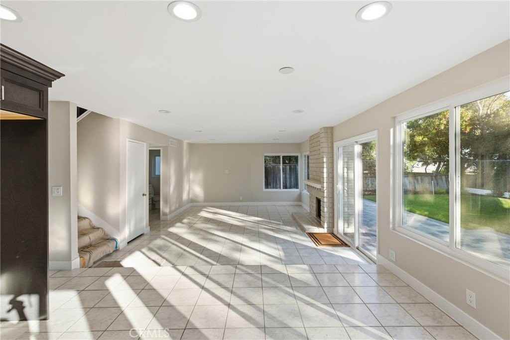 25302 Neptune Dr - Photo 7 of 27