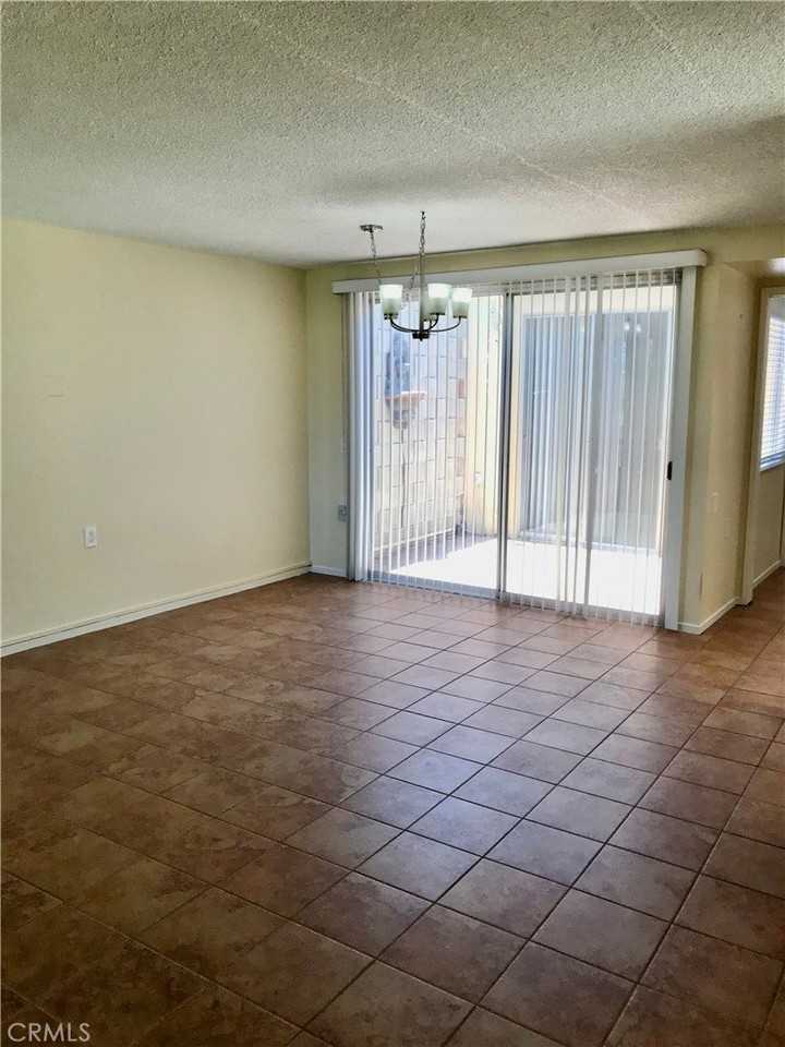 21 Avenida Castilla #D - Photo 5 of 23