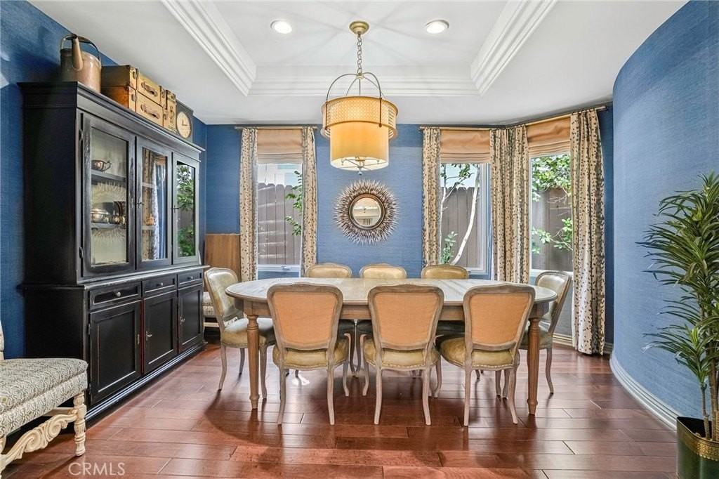 2200 Walnut Ave - Photo 4 of 32