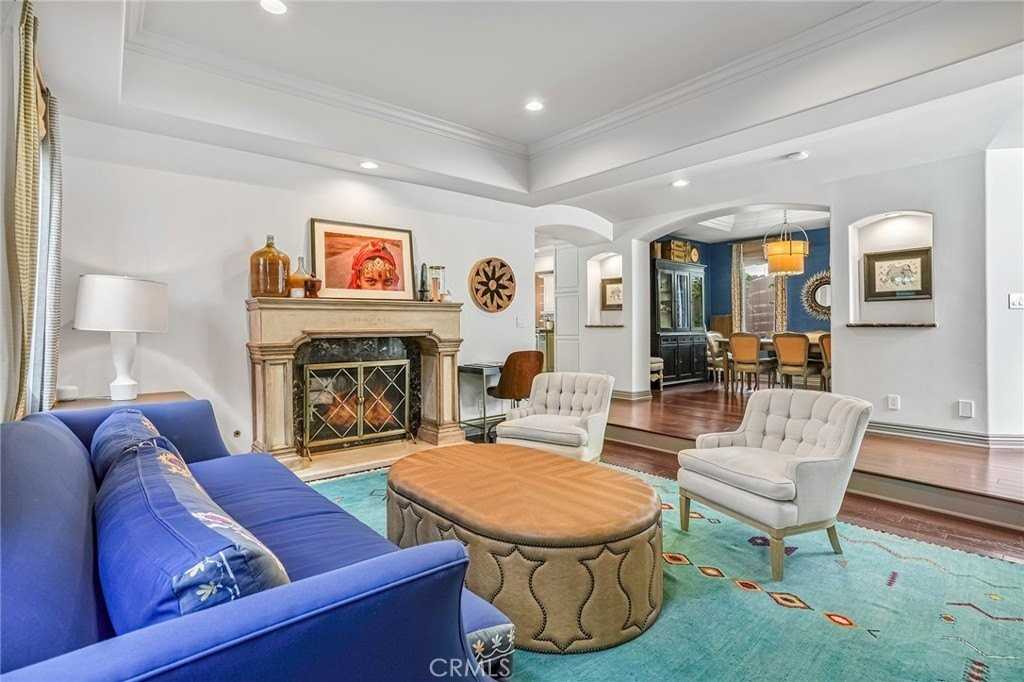 2200 Walnut Ave - Photo 6 of 32