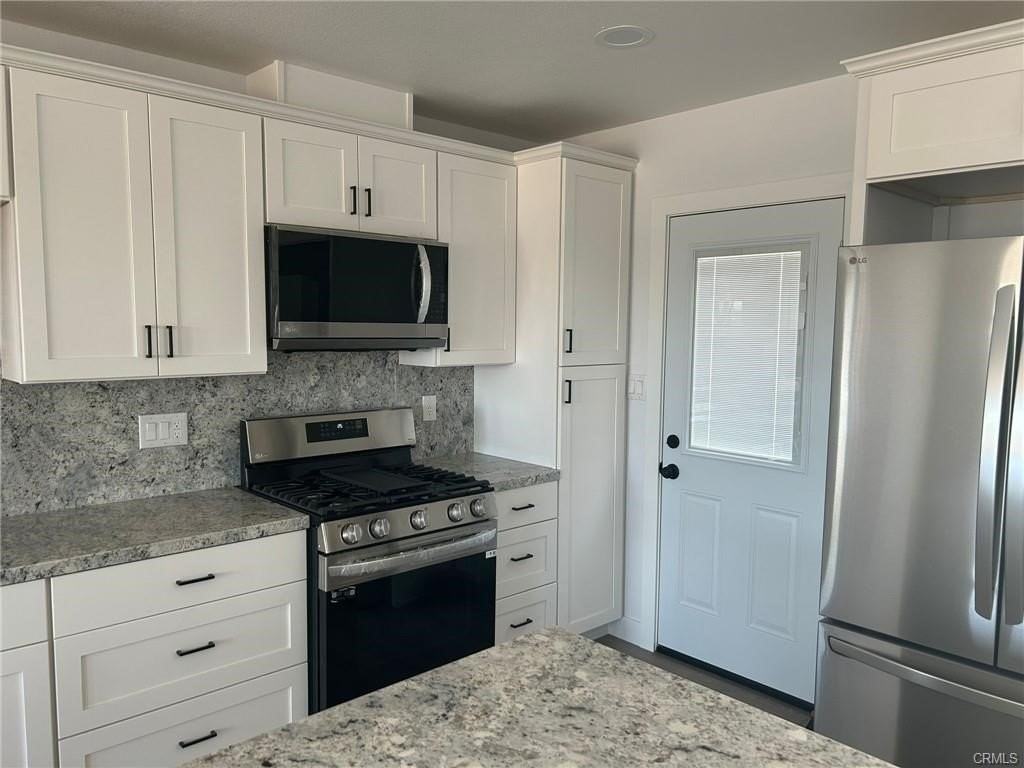 3863 California Ave - Photo 5 of 30
