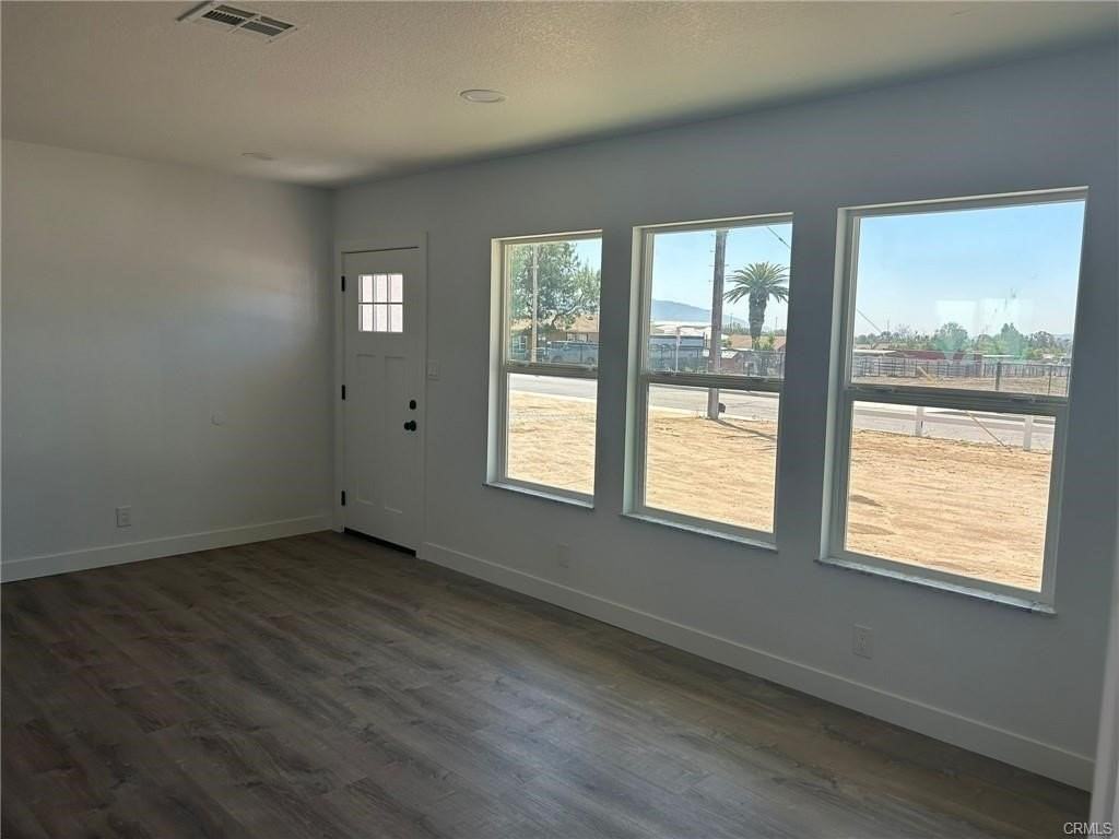 3863 California Ave - Photo 6 of 30