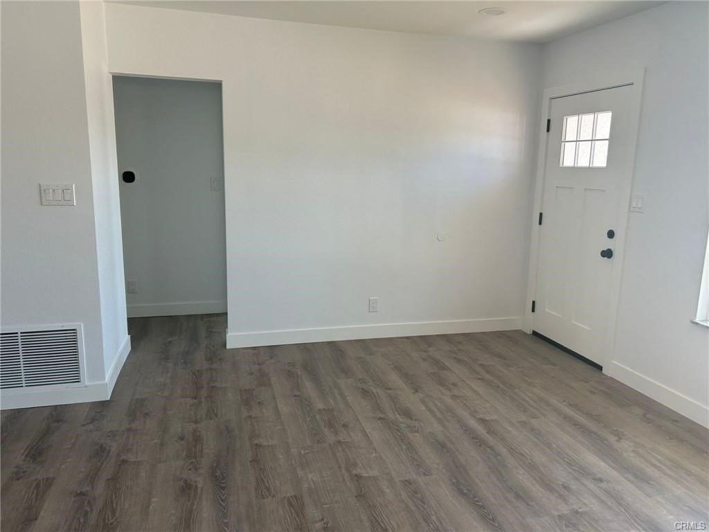 3863 California Ave - Photo 7 of 30