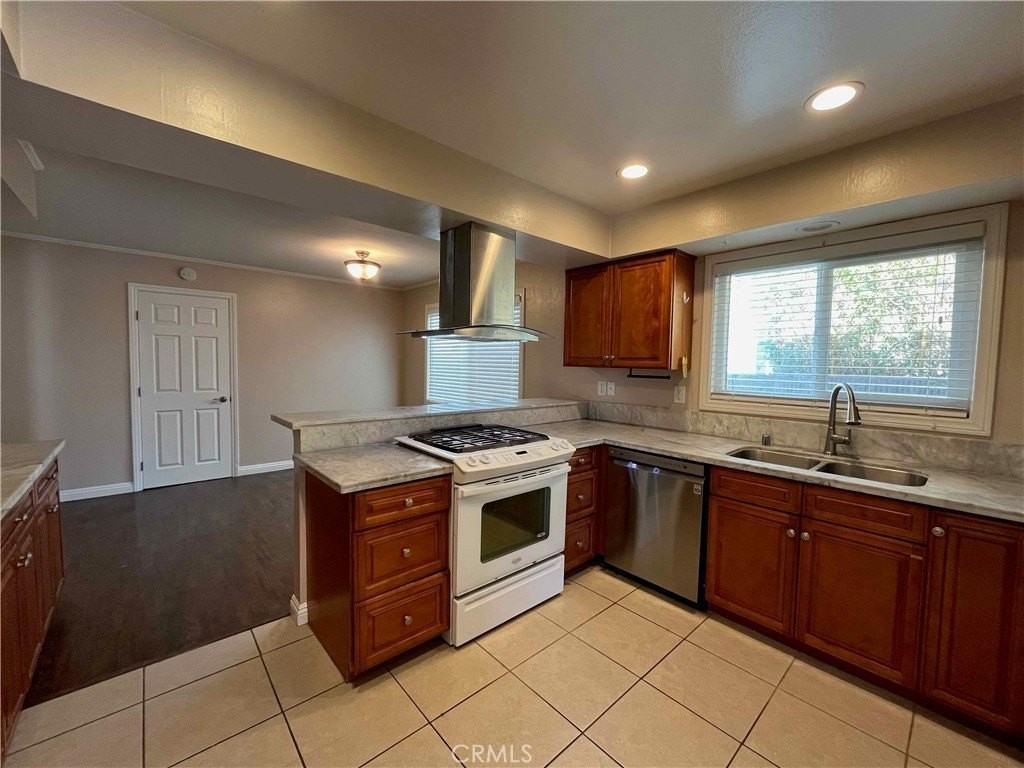 9424 Ethel St - Photo 6 of 31