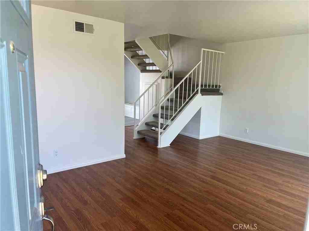 1063 Canyon Spring Ln - Photo 5 of 25