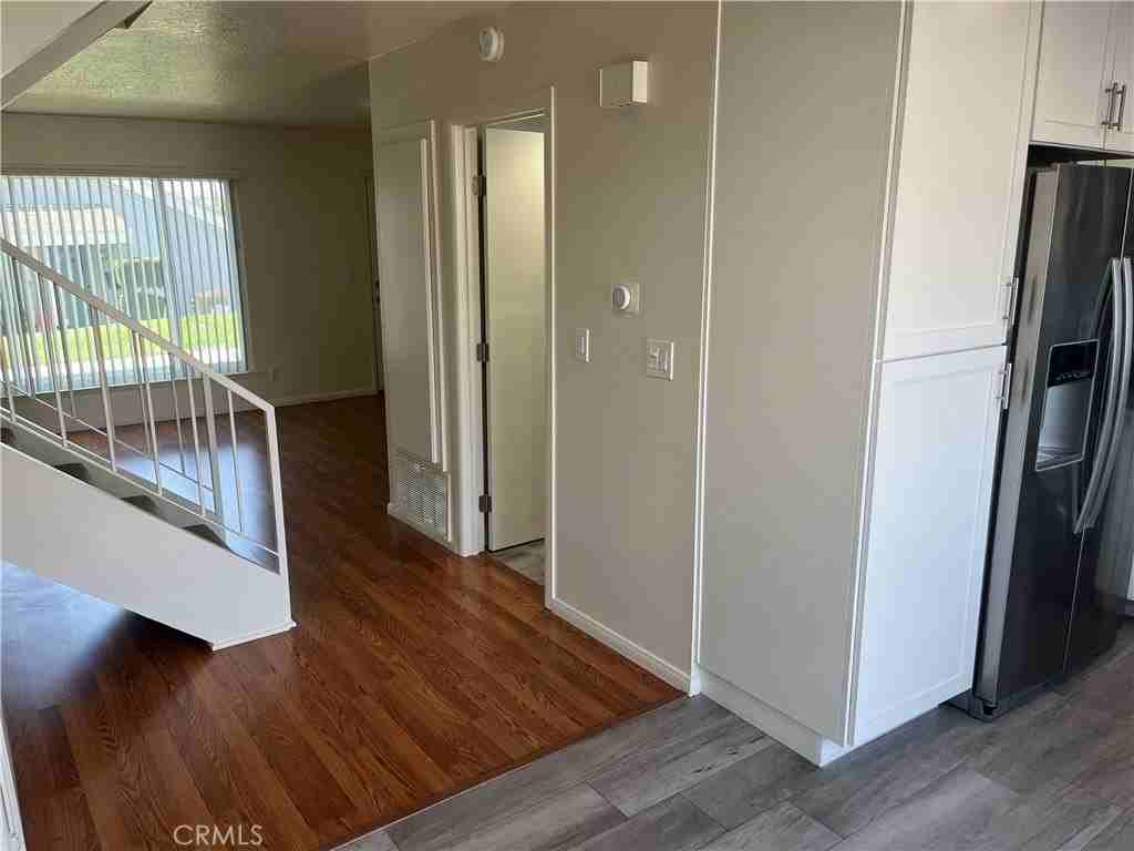 1063 Canyon Spring Ln - Photo 6 of 25