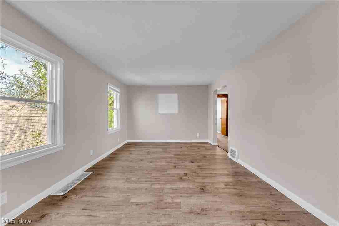 5461 Clement Ave - Photo 3 of 24